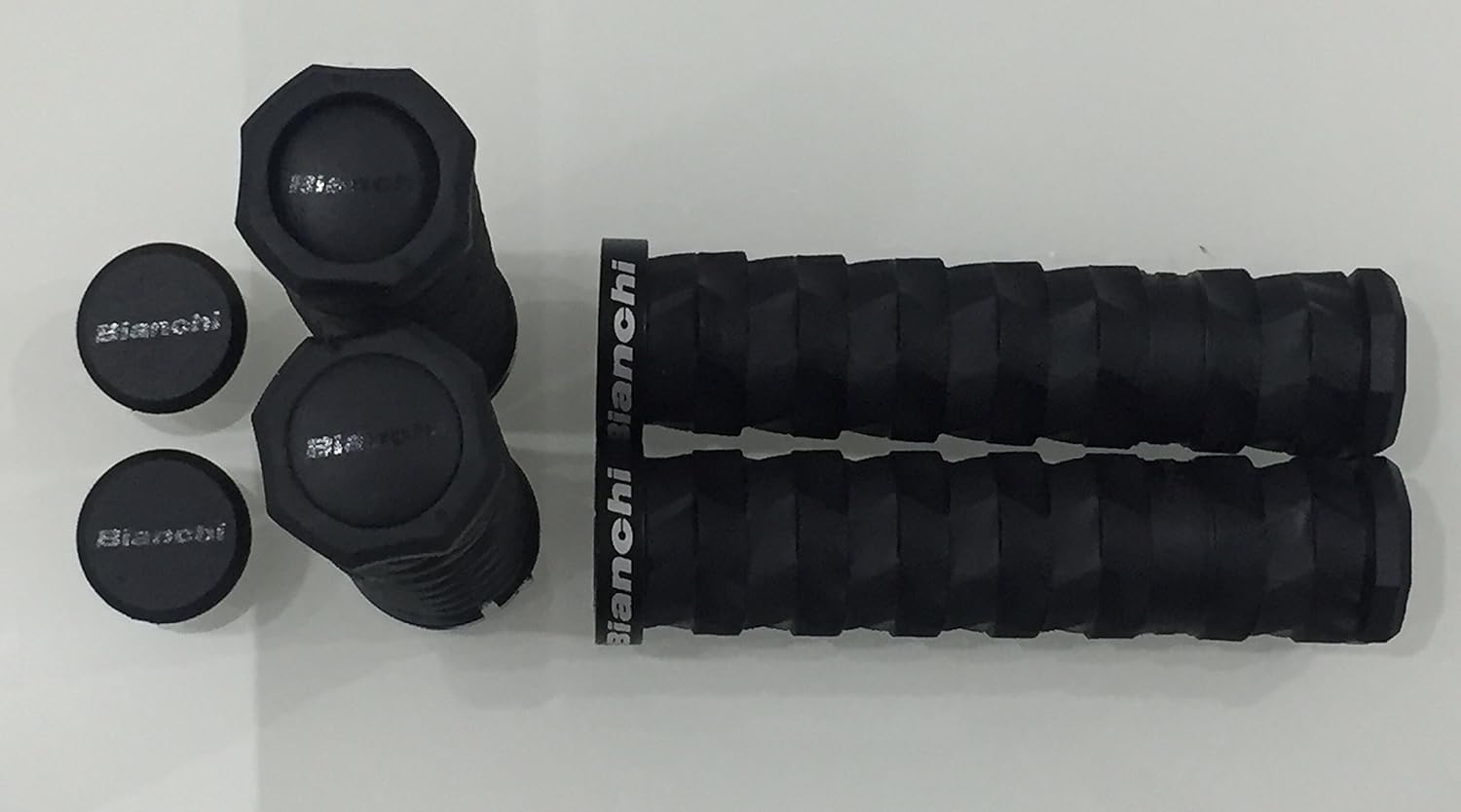 Bianchi - coppia di manopole MTB ROCK 2019 in TPR/PLASTIC CORE per MTB colore nero con ANELLI DI FISSAGGIO C2505516